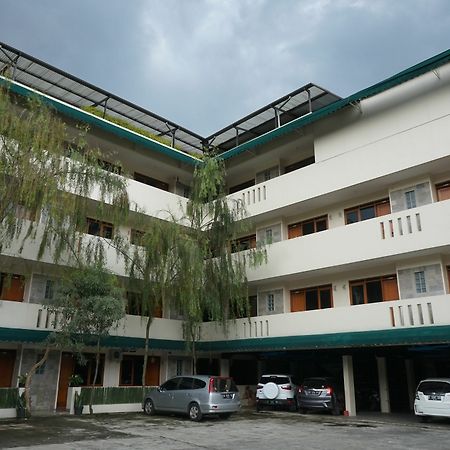 Reddoorz Plus @ Ciumbuleuit Area Bandung Luaran gambar