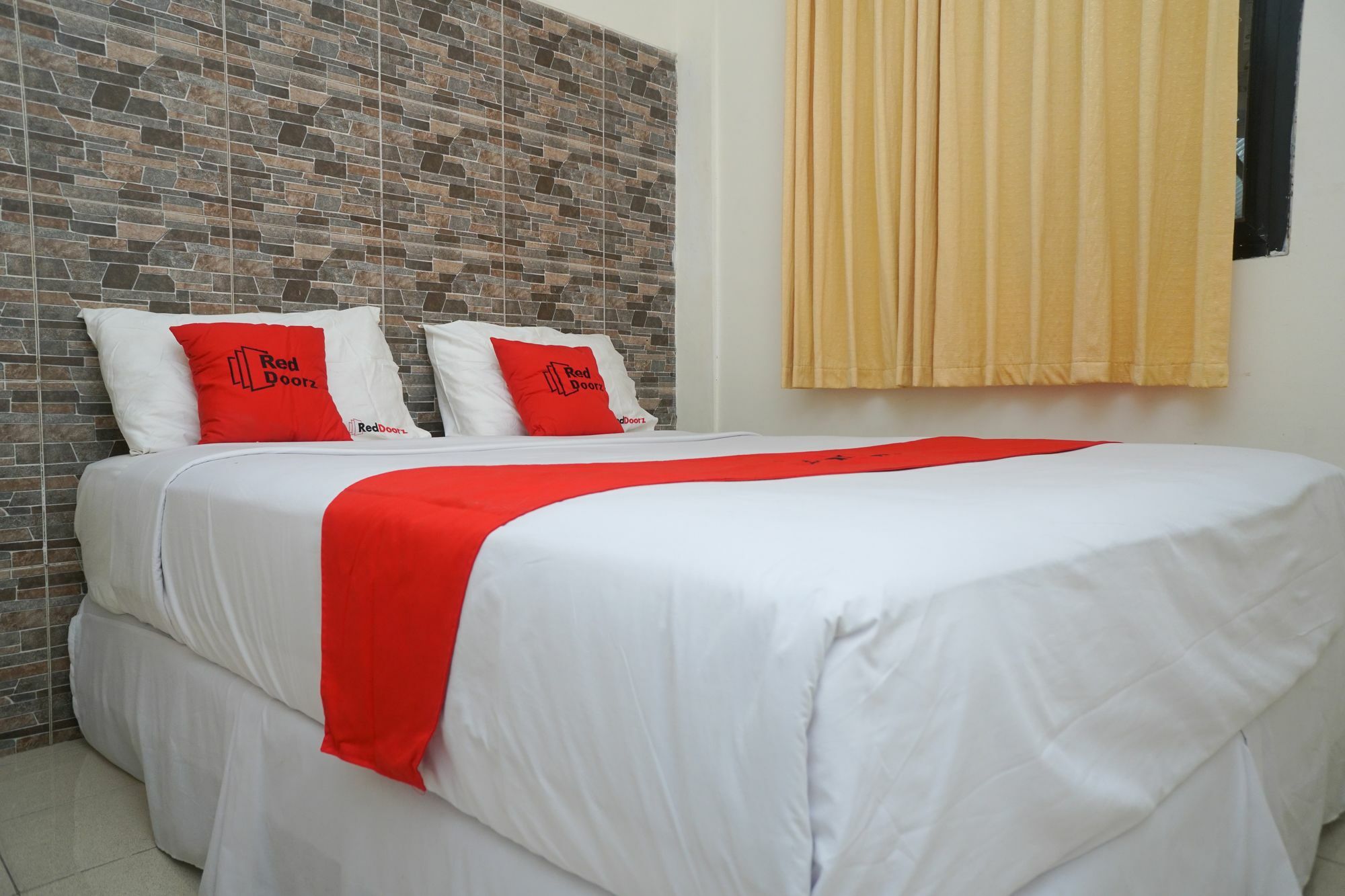 Reddoorz Plus @ Ciumbuleuit Area Bandung Luaran gambar