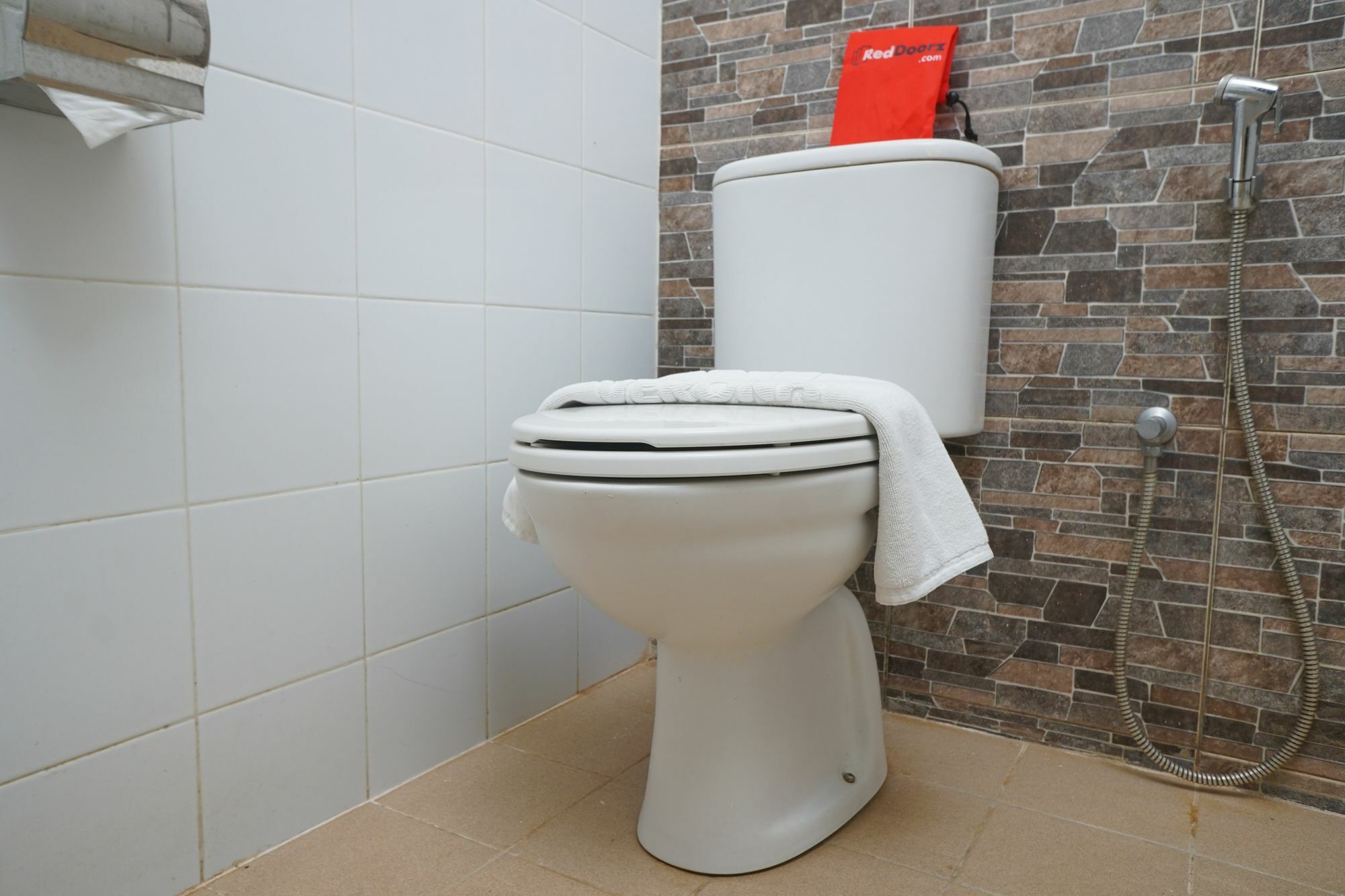 Reddoorz Plus @ Ciumbuleuit Area Bandung Luaran gambar