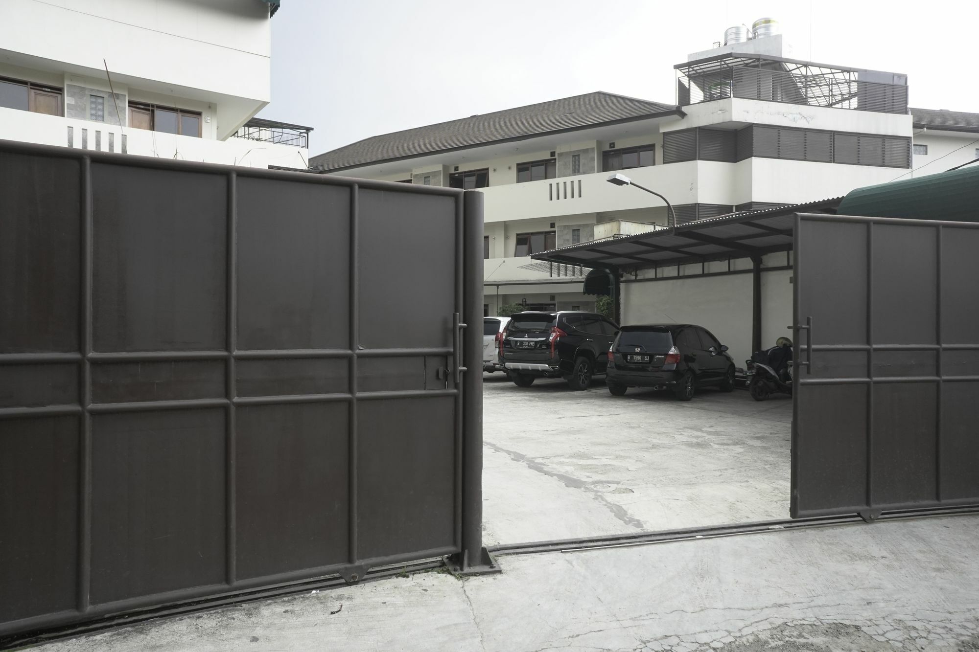 Reddoorz Plus @ Ciumbuleuit Area Bandung Luaran gambar