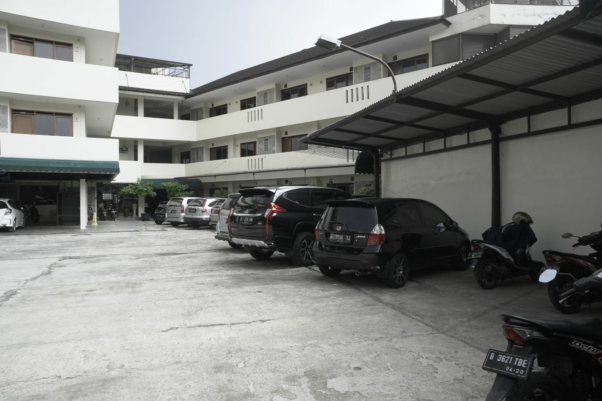 Reddoorz Plus @ Ciumbuleuit Area Bandung Luaran gambar
